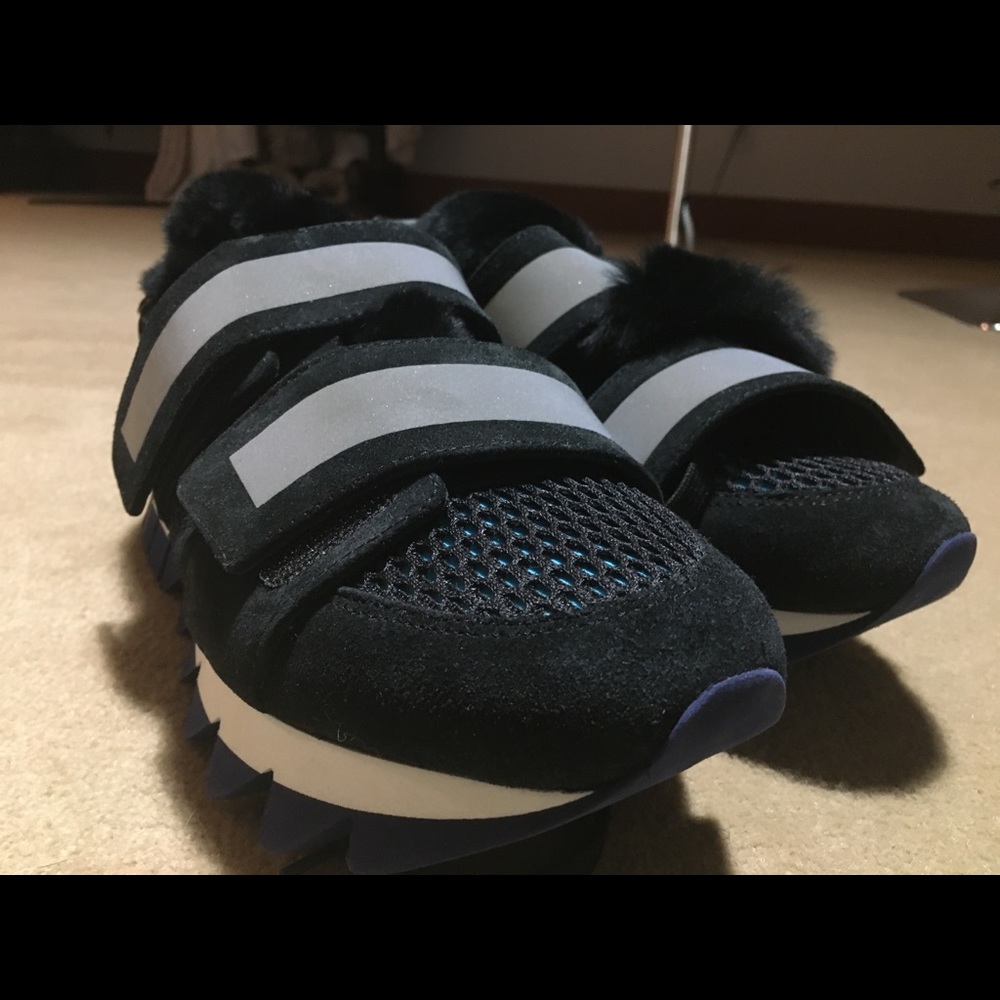 Brand new. Never worn.